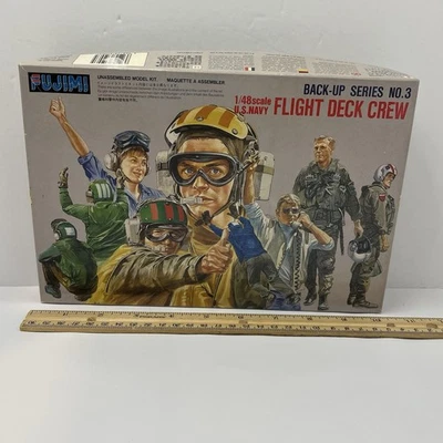 Fujimi 1:48 US Navy Flight Deck Crew 9 Figure Model Kit 35003 New Open Box - Image 1 of 4