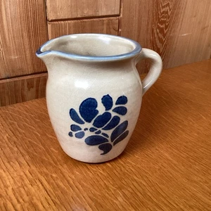 Vintage Pfaltzgraff Creamer Stoneware Folk Art Pattern 024 Blue and Tan USA - Picture 1 of 5