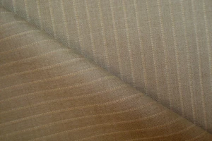 Tessuto LANA 4,44 iarde lusso Super 100s tuta 9 oz cammello tortora striscia 160" BTP - Foto 1 di 6