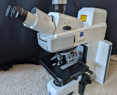 Mira telescópica Zeiss Axio. Microscopio de patología trinocular A1 seis objetivos + zoom 100x Foto 1 de 4