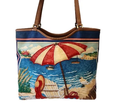 BOLSO MULTIMEDIA ISABELLA FIORE RARO CAPA BACALAO PUERTO APLIQUES EMBELLECIDOS $495 Foto 1 de 4