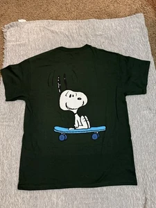 Peanuts Snoopy Skateboard grünes T-Shirt Gr. Large - Ripple - neu ohne Etikett - Bild 1 von 3