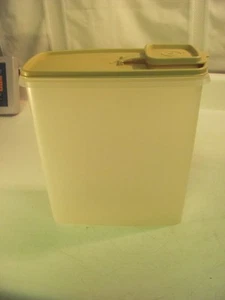 Vintage Tupperware LG Sheer Cereal Keeper Container #1588 w/Yellow Lid #1590 - Picture 1 of 8