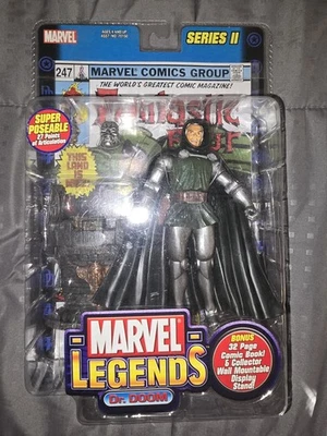 2002 TOY BIZ MARVEL LEGENDS SERIES 2 DR DOOM with COMIC BOOK / Display H59#1 - Image 1 of 4
