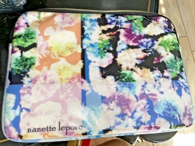 Funda para portátil Nanette Lepore acuarelas artística mbc Foto 1 de 4