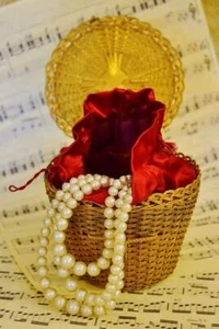 Gorgeous Antique French Woven Wire Basket Jewel / Trinket Box, Red Silk Lining - Picture 1 of 16