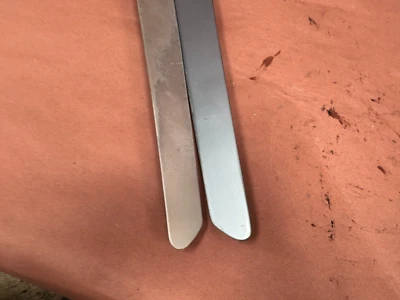 BMW 1976 2500 E3 3.0Si columna trasera C par de molduras OEM #JRD24.24 Foto 1 de 4