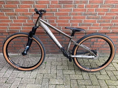 Ghost Nirvana 4x - Bild 1 von 4