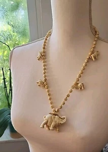 Retro Boho Carved Beaded Resin Elephant And Roses Necklace. - Picture 1 of 11