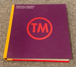 Chermayeff & Geismar Trademarks TM SIGNED 2000 Book Logos Ad Designed Vtg - Foto 1 di 8