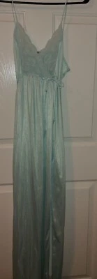 Juego de 2 batas camisón vintage Gilead camisón mediano/bata Lg. Foto 1 de 4