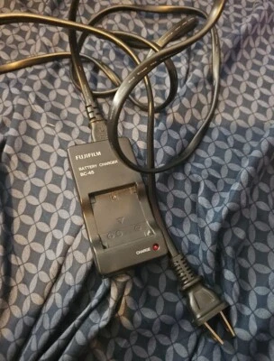 Cargador de batería Fujifilm BC-45 para baterías Fuji NP45 Li-Ion - 4,2 V, 550 mA Foto 1 de 3