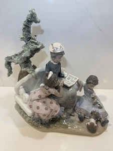 LLADRO #5371 FAMILY ROOTS (1986) BLACK LEGACY, PORCELAIN Small Chip In Back - Picture 1 of 12