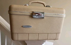 Train Case Makeup Beige Tray Suitcase Luggage Sears Forecast Travel Vintage - Picture 1 of 15