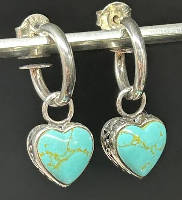 Pendientes reversibles perforados de medio aro con corazón de Tailandia turquesa y plata de ley Foto 1 de 4