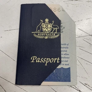 VINTAGE CANCELLED AUSTRALIAN PASSPORT TRAVEL AIRPORT RETRO PROP - Foto 1 di 4