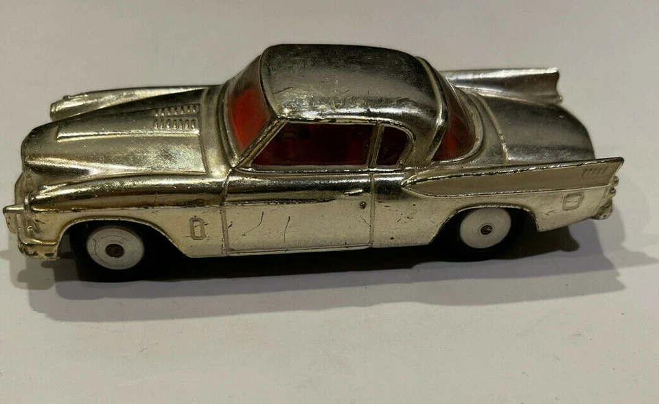 Corgi Toys 211S Studebaker Golden Hawk Foto 1 de 4