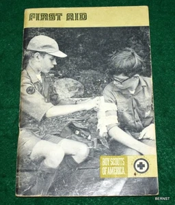 1976 PFADFINDER VERDIENSTABZEICHEN BUCH - ERSTE HILFE - Bild 1 von 2