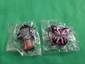 Lindos Llaveros de Goma Mariposa y Martillo Nuevo Regalo Lote de 2 Accesorios de Moda - Imagen 1 de 2
