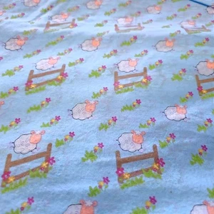 2 Yd kleine Lamm Baumwolle Flanell Mook Kinderzimmer Bolzenende - Bild 1 von 2