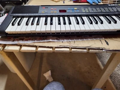 Teclado piano vintage Kawai FS610 probado con pilas. Foto 1 de 4