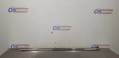 19 LINCOLN NAVEGATOR INFERIOR CROMO CUARTO CRISTAL MOLDURA DRIVER 123 DISTANCIA ENTRE EJES Foto 1 de 4