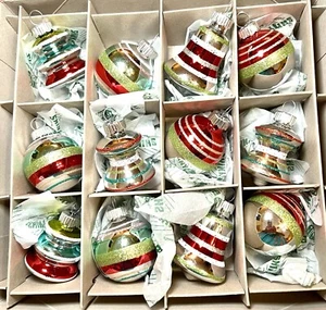 12 CHRISTMAS RADKO GLASS SPOOLS BELLS BEEHIVES BALLS ORNAMENTS GREEN RED - Picture 1 of 11