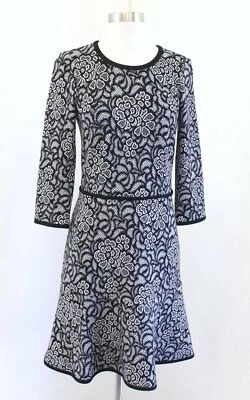 Vestido Yoana Baraschi Negro Blanco Techno Flor Floral Tejido Ajuste y Acampanado Talla 6 Foto 1 de 4