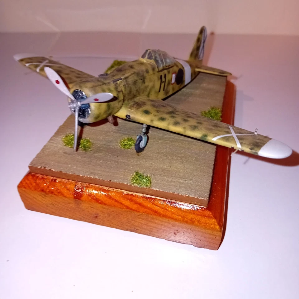 FIAT G 50 PRIMA SERIE SPAGNA COSTRUITO BUILT GEBAUT 1/72 DA KIT IN PLASTICA - Immagine 1 di 4