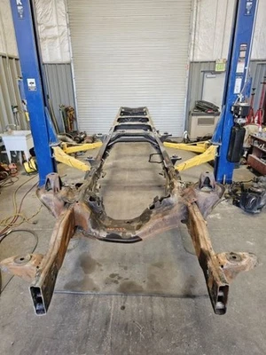 Dodge Ram 5500 2017 usado cuadro desnudo diésel 197,4 distancia entre ejes 68260284AE Foto 1 de 4