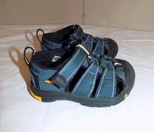 KEEN Toddler Sz 5 Blue Closed Toe Sandals Newport H2 Hiking Water EXCELLENT! - Picture 1 of 7