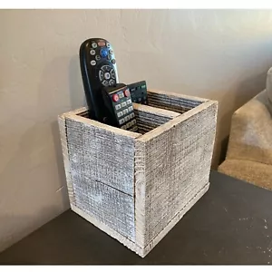 Caja de almacenamiento de medios de madera recuperada con 2 ranuras para controles remotos, gafas y más - Imagen 1 de 10
