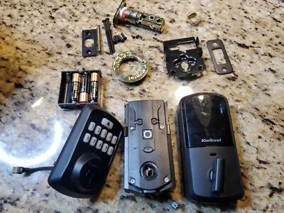 LEER Kwikset 99420-003 Aura Bluetooth Teclado Programable Cerradura Puerta Negro Mate  Foto 1 de 3