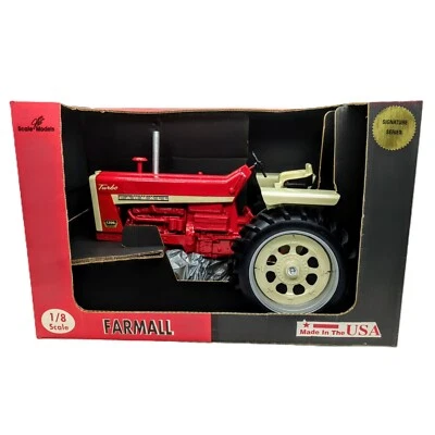 1/8 International Harvester Farmall 1206 Tractor Wide Front, Signature Series - Image 1 of 4