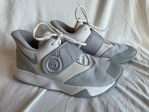 Scarpe da basket Nike KD Trey 5 VI da uomo AA7067 100 bianco sporco grigio lupo taglia 7,5 - Foto 1 di 8