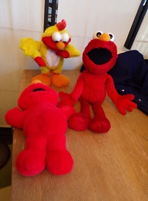 Lote 3 Elmos de colección: Adivina qué habla #90677, baile del pollo #90646, cosquillas Foto 1 de 4