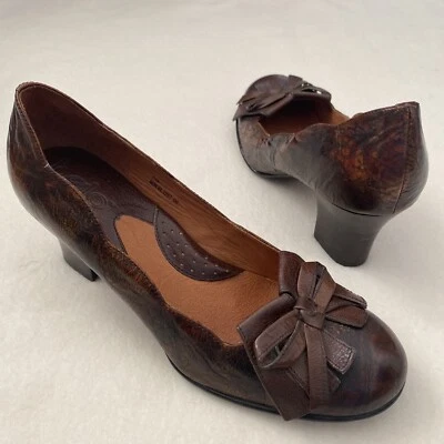Nuevo BOLO Mujer Cuero Artesanal Marrón Lazo Tacón Medio Zapatos Zapatos de salón talla 7 M/38 EU Foto 1 de 4