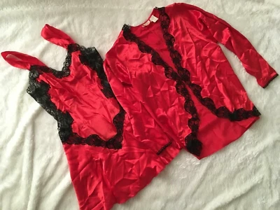 De Colección VICTORIA'S SECRET Rojo SATINADO Camisón BATA Conjunto Chemise Negro Encaje Etiqueta Dorada Foto 1 de 4
