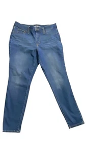 Universal Thread Women’s Blue Stretch Skinny Jeans Size 12/31R - Picture 1 of 9