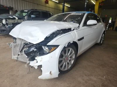 Б/у внутренняя отделочная панель задней правой двери подходит для: 2019 Jaguar Xe класса A - Изображение 1 из 4