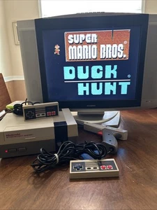 Original Nintendo NES-001 Console Bundle 2 Controllers Zapper Mario Duck Hunt - Picture 1 of 17