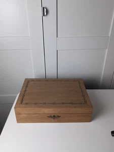 Vintage Rustic Wooden Lockable Box With Velvet Inlay Tongue & Groove - Picture 1 of 11