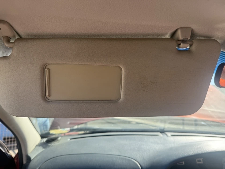 Holden Commodore VX 2001 VT Left Sun Visor - image 1 of 4