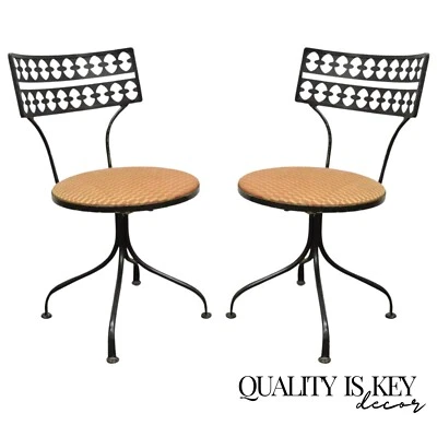 Sillas giratorias modernas de hierro forjado de mediados de siglo estilo Gallo Salterini - un par Foto 1 de 4