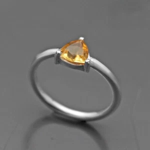 Gorgeous Triangle Cut Citrine Birthstone With Prong Set Silver Ring Best Gift S7 - Picture 1 of 5