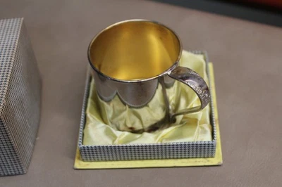 Collectible Antique Silverplate Baby Cup Tudor Plate Oneida Community Foto 1 de 4