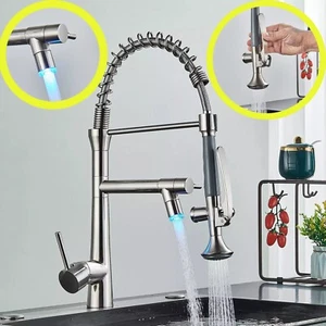 Miscelatore da cucina con LED Miscelatore estraibile per lavello in acciaio inox - Foto 1 di 11