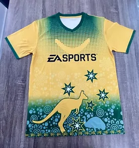 EA Sports FIFA 23 Australia Jersey Green And Gold Size XL Pre Owned VGC - Foto 1 di 11
