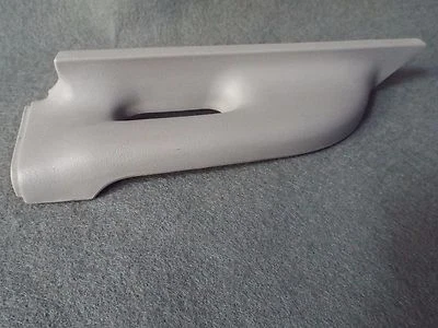 Tirador de puerta RR 1995-1998-2002 Ford Crown Victoria/Mercury Grand Marquis/P71 gris Foto 1 de 4