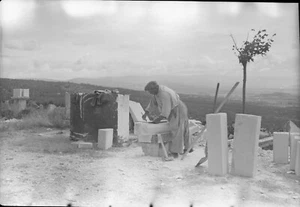 GORDES c. 1950 - Maître Maçon Tailleur Pierres Luberon - Négatifs 8 x 6 - 28 - Picture 1 of 1